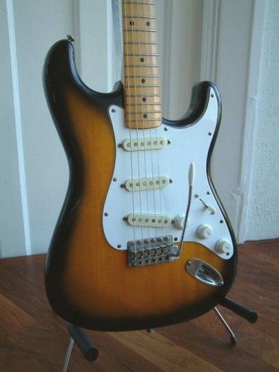 Squier Strat 2 tone sunburst