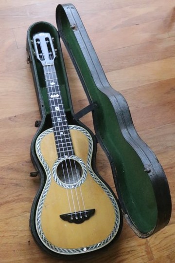 c.1928 De Vekey Style 4 ukulele